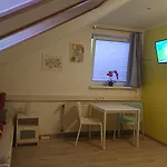 בית הארחה 3-bettzimmer Mit Gemeinschaftskueche Und Je 2 Duschraeumen Und 2 Toiletten הוהנשטיין-ארנסתל