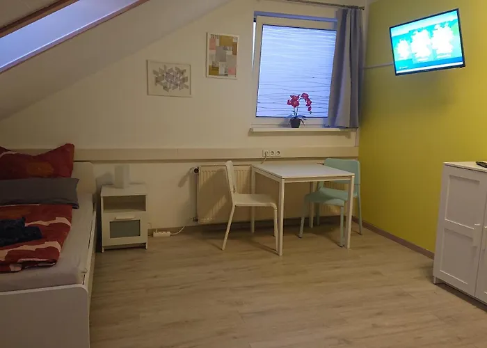 3-bettzimmer Mit Gemeinschaftskueche Und Je 2 Duschraeumen Und 2 Toiletten Гостевой дом