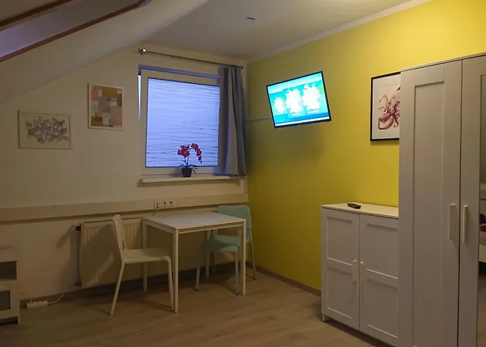 Гостевой дом 3-bettzimmer Mit Gemeinschaftskueche Und Je 2 Duschraeumen Und 2 Toiletten Хоэнштайн-Эрнстталь