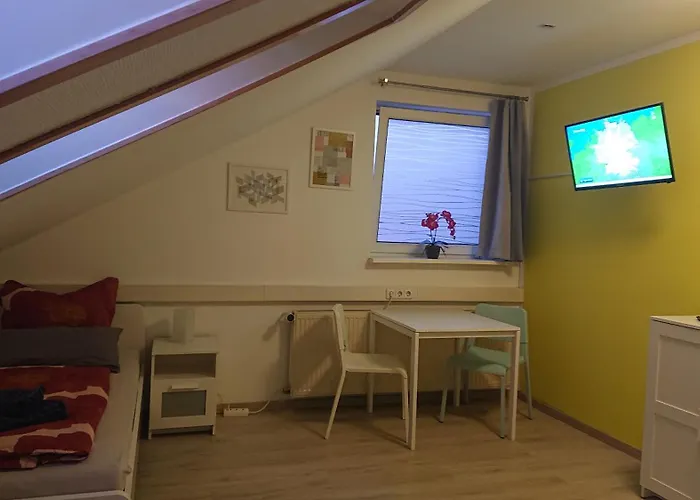 Гостевой дом 3-bettzimmer Mit Gemeinschaftskueche Und Je 2 Duschraeumen Und 2 Toiletten Хоэнштайн-Эрнстталь