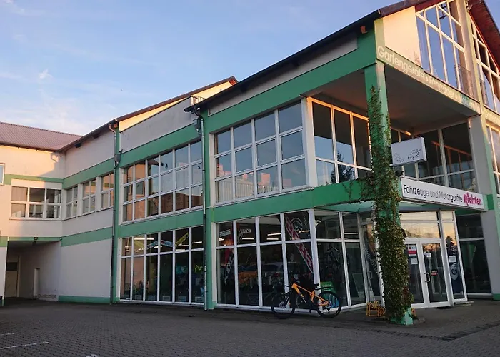 招待所 3-bettzimmer Mit Gemeinschaftskueche Und Je 2 Duschraeumen Und 2 Toiletten 海恩斯坦恩斯特塔尔